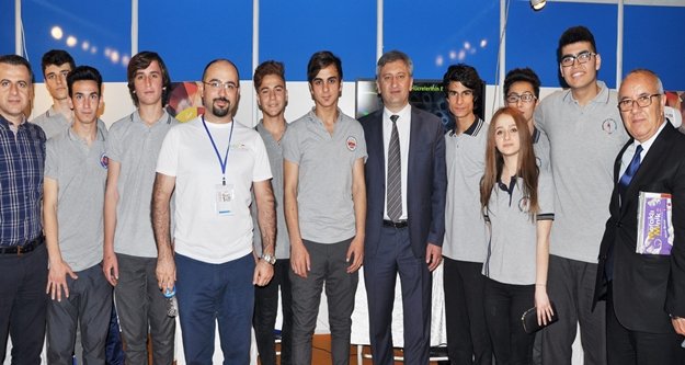 ANNE VE BABALARI ÇOCUKLAR UYARACAK