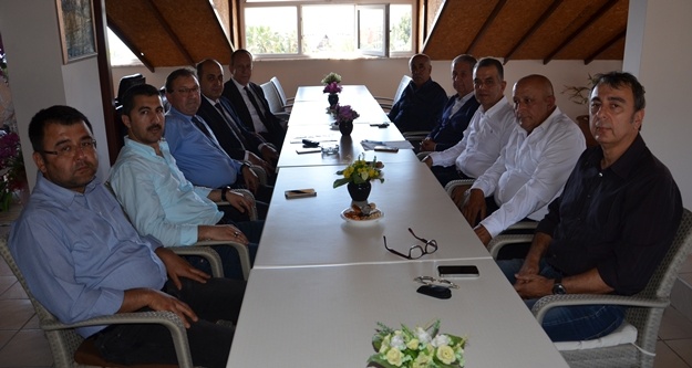 DOĞUDAKİ ASKERLERİMİZE ALANYA'DAN 1 KAMYON MUZ