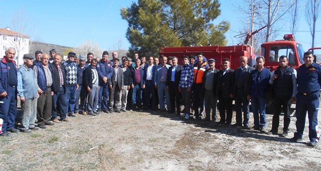 GÖNÜLLÜ VATANDAŞLARDAN İTFAİYE TİMİ