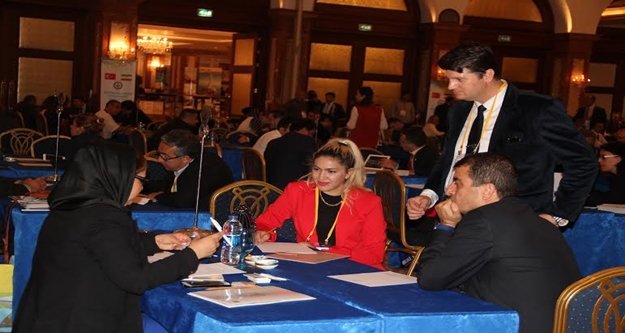 İRAN TURİZM ZİRVESİNDE İKİLİ GÖRÜŞMELER BAŞLADI