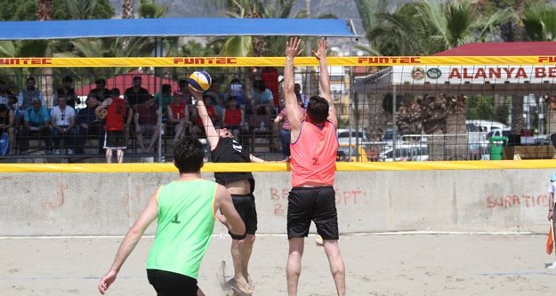 İŞİTME ENGELLİLER PLAJ’DA