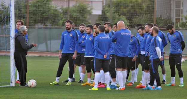 KALPAR BEYİN YIKIYOR