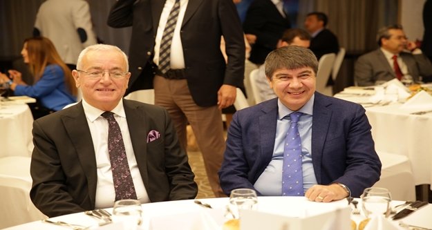 'KREDİ VERMEK İÇİN PEŞİMİZDE KOŞUYORLAR'