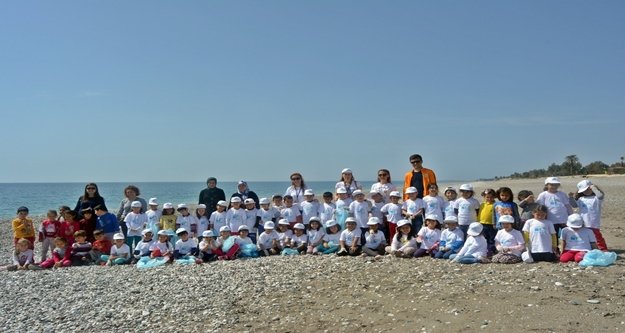 MİNİK ÇÖPÇÜLER İŞ BAŞINDA