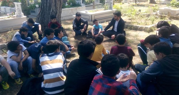 SON DURAKTA SON KİTABI OKUDULAR