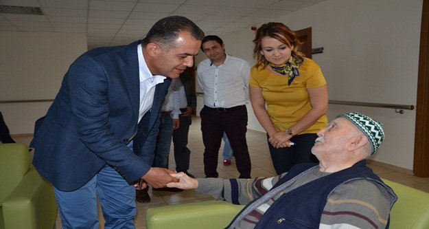 'YAŞLILARIMIZ BAŞ TACIMIZ'