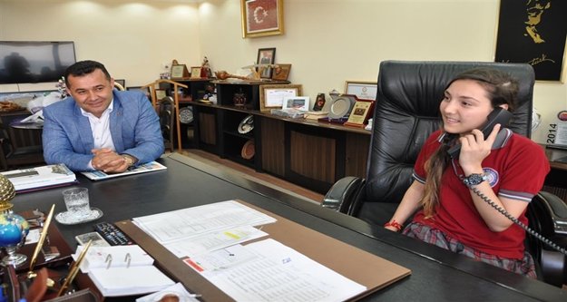 YÜCEL, KOLTUĞUNU KÜÇÜK SEDEF’E BIRAKTI