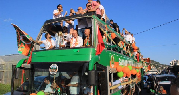 ALANYA SÜPER LİGİ COŞKUYLA KUTLADI