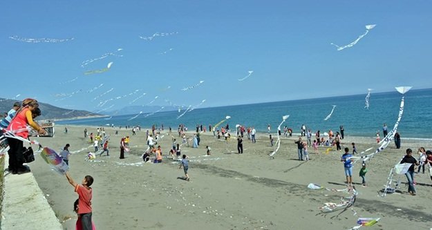 ALANYA UÇURTMAYLA ŞENLENDİ