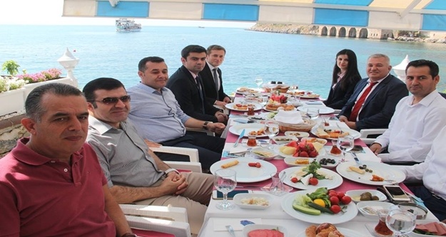 ALTSO’DAN YABANCILARLA İSTİŞARE KAHVALTISI