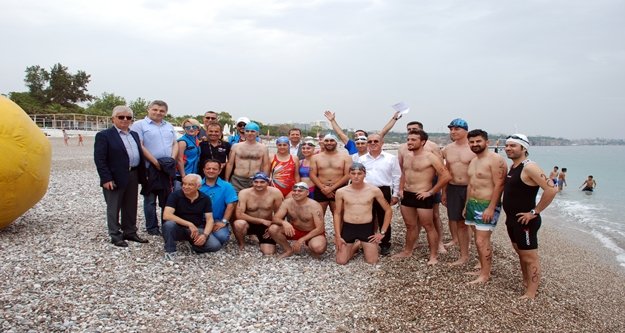 ANTALYALILAR “HALK TRİATLONU”NA KOŞTU