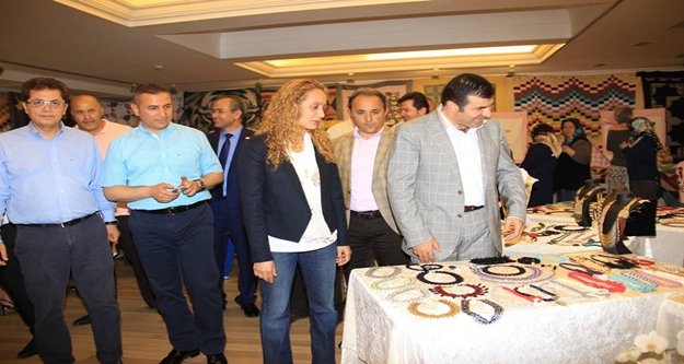 ASMEK YILSONU SERGİSİNİ AÇTI