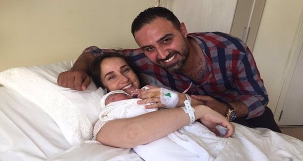 BAŞKANIN BEBEK SEVİNCİ