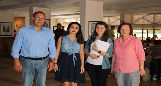 DENEYİMLERİNİ ÖĞRENCİLERE AKTARDI