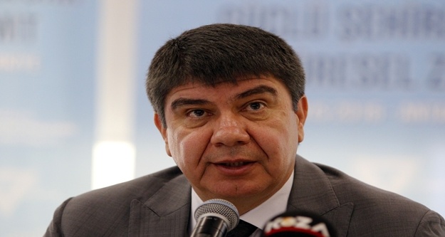 DEV ZİRVEYE EV SAHİBİYİZ