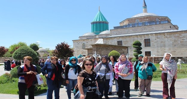 KADINLARA ‘MEVLANA TÜRBESİ’ GEZİSİ