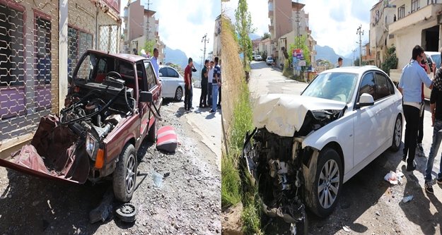 KAFA KAFAYA ÇARPIŞTILAR: 3 YARALI VAR