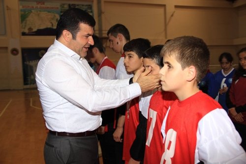 MÜSABAKALAR ÇEKİŞMELERE SAHNE OLDU