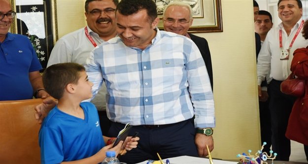 SOSYAL BİLİMLER DERSİNİ YÜCEL'LE YAPTILAR