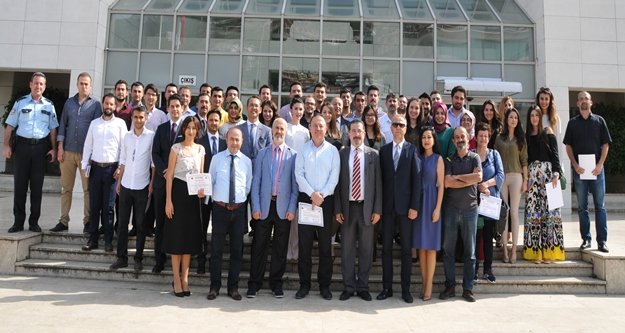 STAJYER AVUKATLARIN SERTİFİKA SEVİNCİ