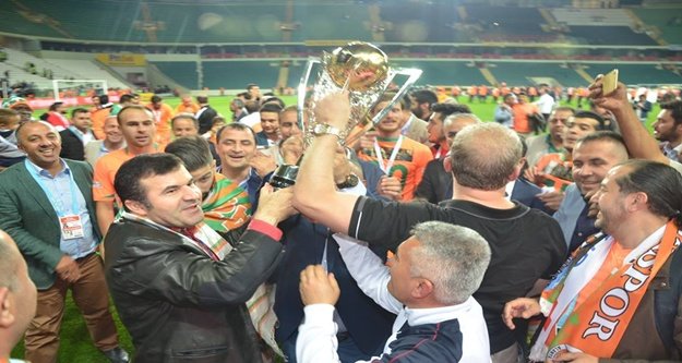 “ALLAH'A ŞÜKÜRLER OLSUN SÜPER LİG’DEYİZ”