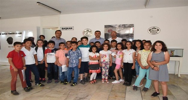 YÜCEL’DEN ÖĞRENCİLERE YEREL YÖNETİM DERSİ