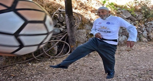 96 YAŞINDA TÜREL'E MEYDAN OKUDU