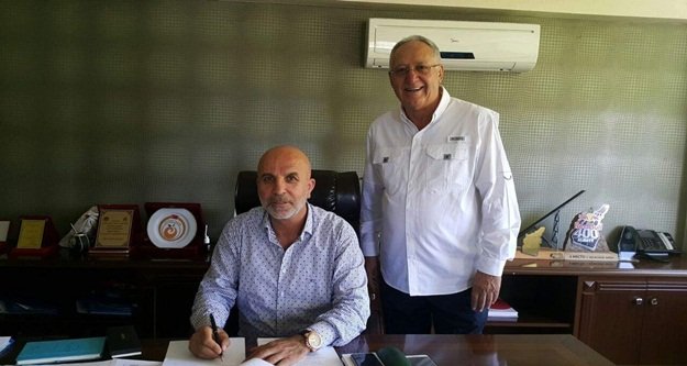 ALANYASPOR SAHA ÇİMLERİNİ YENİLİYOR