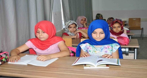 ANADOLU GENÇLİK YAZ KURSU BAŞLADI