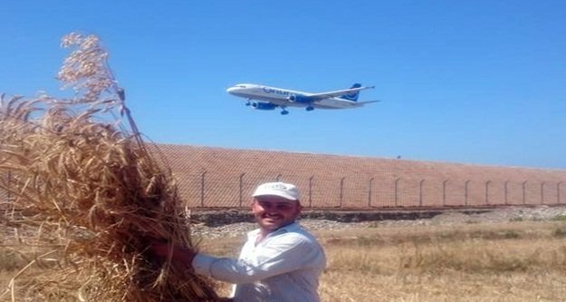 MAHALLELİ UÇAKLARLA İÇ İÇE YAŞIYOR