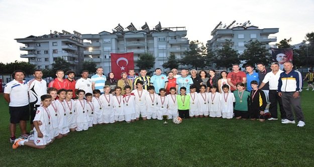 FUTBOL SAHASI YENİLENDİ