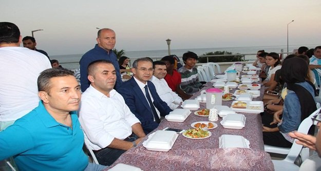 GENÇLİK MERKEZİNDE NEZİH İFTAR