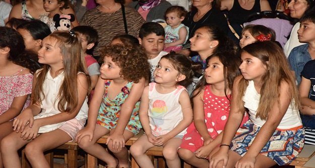 MİNİKLER PAYTAK ŞOVU BÖYLE İZLEDİLER