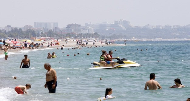 SAHİL RAMAZAN ÖNCESİ DOLDU TAŞTI