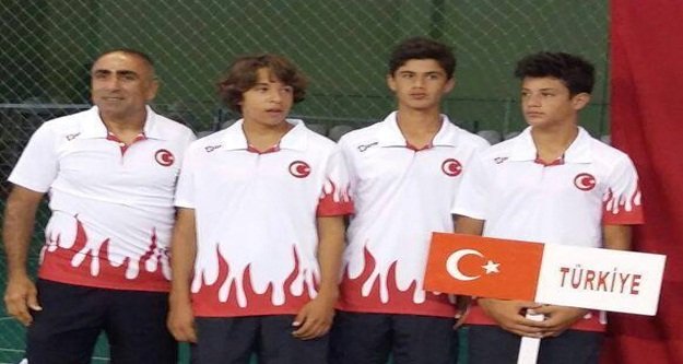 TENİSTE MİLLİ TAKIMI TEMSİL EDİYORUZ