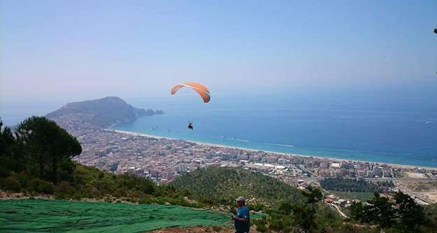 YAMAÇ PARAŞÜTÜ ŞAMPİYONASI SONA ERDİ