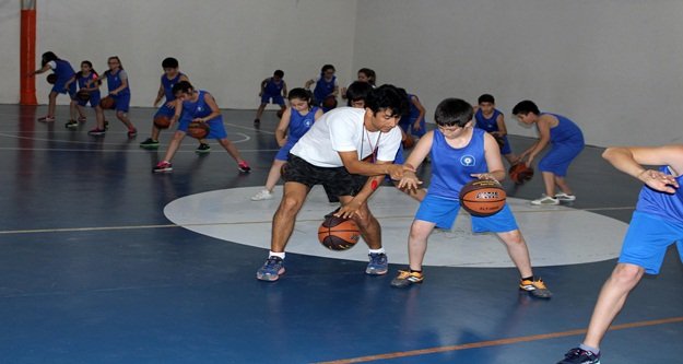 YILDIZ ADAYLARI ANTRENMANLARA BAŞLADI