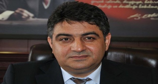 ALANYA ESKİ MÜDÜRÜNÜN KAHRAMANLIĞINI KONUŞUYOR