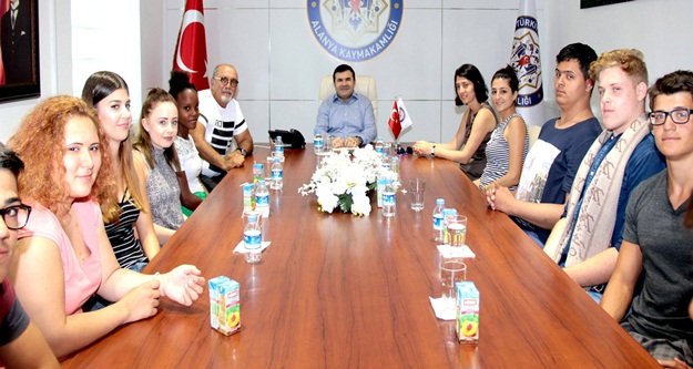 ALMAN ÖĞRENCİLERE ÖĞÜT