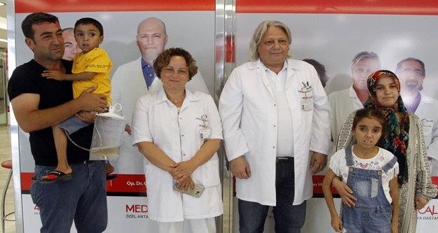 ANNE OĞLUNA,BABA KIZINA,AYNI ANDA BÖBREĞİNİ VERDİ