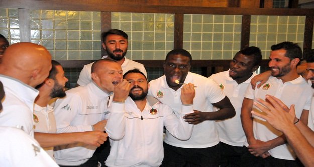 DAVRAZ'DA ÇİFTE KUTLAMA