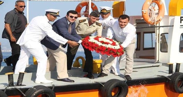 DENİZDE BAYRAM COŞKUSU