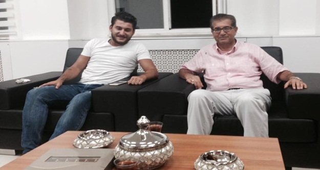 KAFASI KESİLEN ASKERİ MAKAMINDA AĞIRLADI!