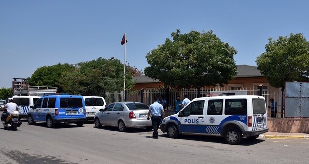 MÜHÜRLÜ DERNEK BİNASINDA EŞYALARI KAÇIRAN 2 KİŞİ GÖZALTINDA