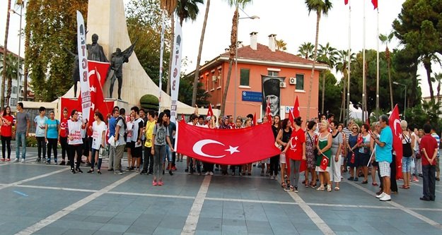 30 AĞUSTOS'TA MEYDANDAYIZ