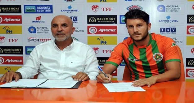 ALANYASPOR'A YENİ FORVET