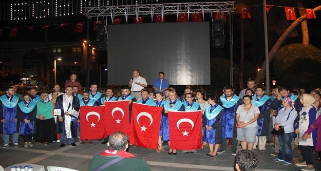 ALKÜ'DEN DEMOKRASİ NÖBETİNE DESTEK