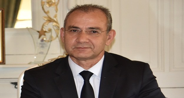 ALKÜ REKTÖRÜ PINARBAŞI 8 KÖŞE