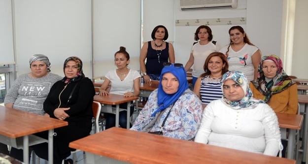 ASMEK'TE KARANLIKTAN AYDINLIĞA ÇIKAN KADINLAR