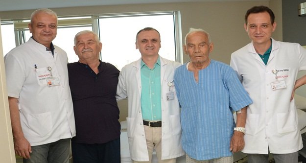 EVAR YÖNTEMİYLE SAĞLIKLARINA KAVUŞTULAR